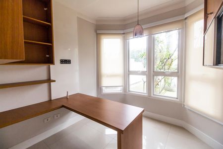 Casa de condomínio à venda com 489m², 4 quartos e 4 vagasEscritório