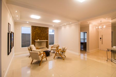 Casa de condomínio à venda com 489m², 4 quartos e 4 vagasSala 1