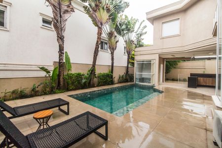 Casa de condomínio à venda com 489m², 4 quartos e 4 vagasVista das Salas