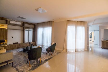 Casa de condomínio à venda com 489m², 4 quartos e 4 vagasSala 1