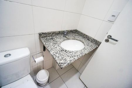 Apartamento à venda com 77m², 3 quartos e 1 vaga Apartamento à venda com 77m², 3 quartos e 1 vagaBanheiro da suíte