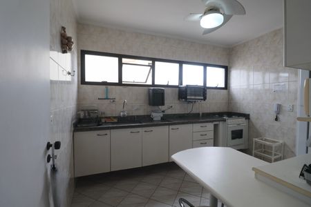 Apartamento para alugar com 154m², 4 quartos e 2 vagasCozinha