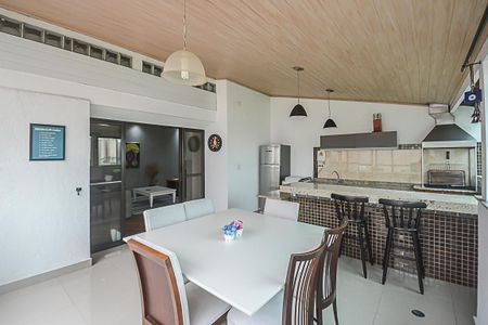 Apartamento à venda com 200m², 3 quartos e 3 vagas Apartamento à venda com 200m², 3 quartos e 3 vagasÁrea comum - Churrasqueira