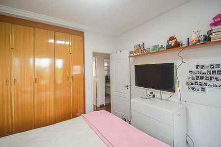 Apartamento à venda com 200m², 3 quartos e 3 vagas Apartamento à venda com 200m², 3 quartos e 3 vagasSuíte