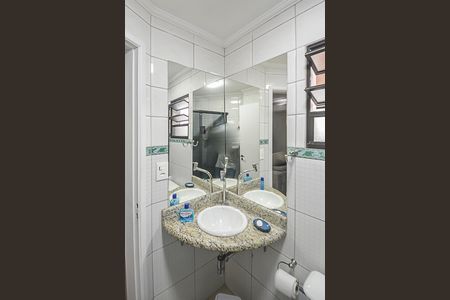 Apartamento à venda com 200m², 3 quartos e 3 vagas Apartamento à venda com 200m², 3 quartos e 3 vagasBanheiro 2