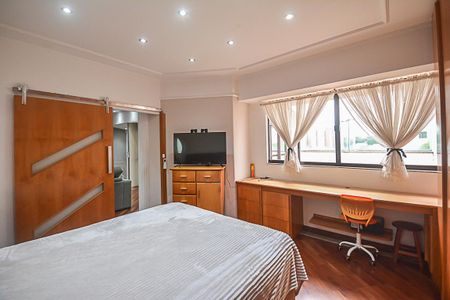 Apartamento à venda com 200m², 3 quartos e 3 vagas Apartamento à venda com 200m², 3 quartos e 3 vagasQuarto 2