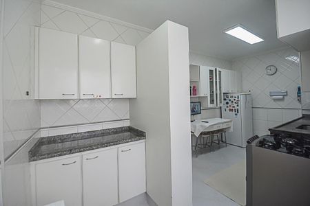 Apartamento à venda com 200m², 3 quartos e 3 vagas Apartamento à venda com 200m², 3 quartos e 3 vagasÁrea de Serviço