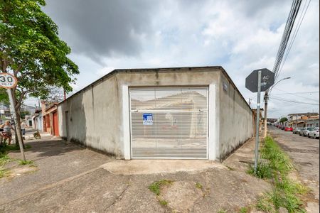 Casa à venda com 273m², 2 quartos e 3 vagasFachada