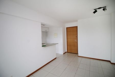 Sala de apartamento à venda com 2 quartos, 56m² em Penha, Rio de Janeiro