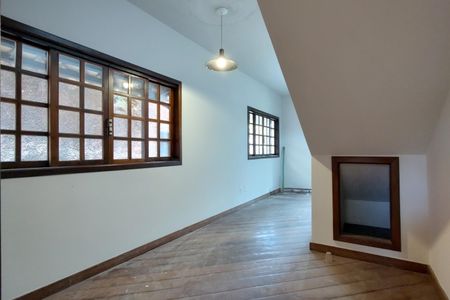Sala de casa de condomínio para alugar com 3 quartos, 301m² em Pechincha, Rio de Janeiro