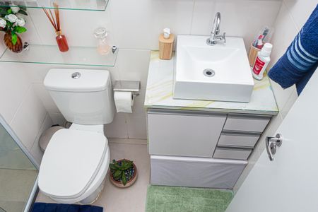 Apartamento à venda com 38m², 2 quartos e sem vaga Apartamento à venda com 38m², 2 quartos e sem vagaBanheiro Social