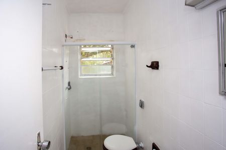 Casa à venda com 120m², 2 quartos e 2 vagasBanheiro 1