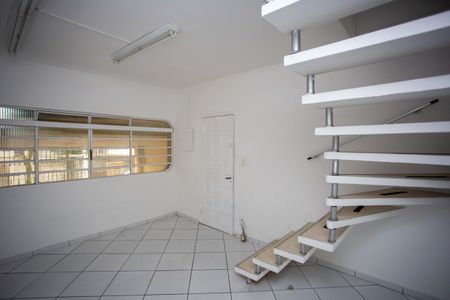 Casa à venda com 120m², 2 quartos e 2 vagasSala