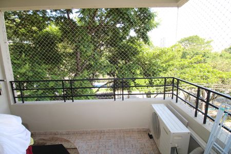 Sacada de apartamento para alugar com 2 quartos, 67m² em Parque Industrial, São José dos Campos