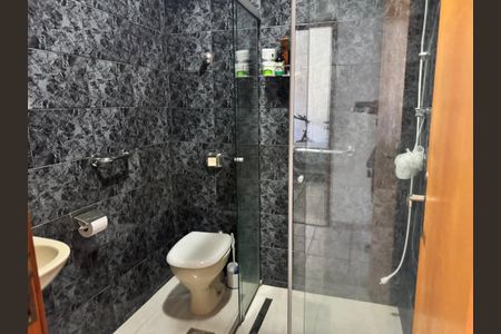 Banheiro 2 de casa à venda com 3 quartos, 198m² em Incofindência, Belo Horizonte