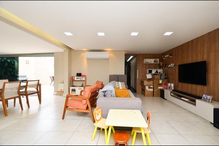 Apartamento à venda com 170m², 3 quartos e 2 vagasSala