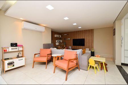 Apartamento à venda com 170m², 3 quartos e 2 vagasSala