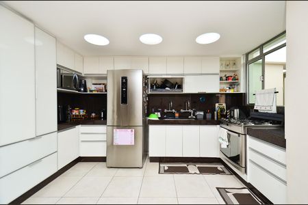 Apartamento à venda com 170m², 3 quartos e 2 vagasCozinha