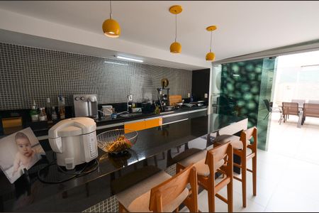 Apartamento à venda com 170m², 3 quartos e 2 vagasCozinha