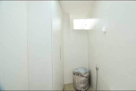 Apartamento à venda com 170m², 3 quartos e 2 vagasBanheiro 1