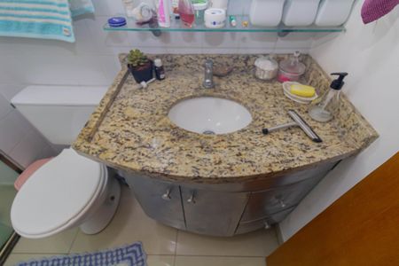 Apartamento à venda com 59m², 2 quartos e 1 vaga Apartamento à venda com 59m², 2 quartos e 1 vagaBanheiro