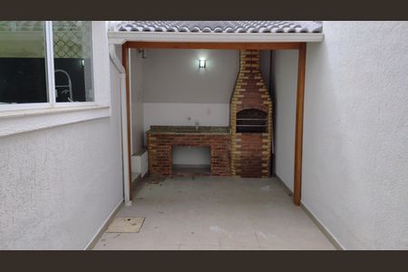 Casa de condomínio à venda com 209m², 4 quartos e 3 vagasChurrasqueira