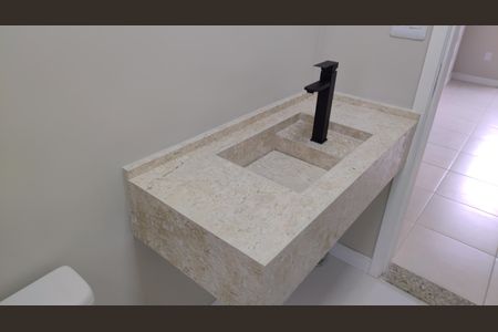 Casa de condomínio à venda com 209m², 4 quartos e 3 vagasBanheiro da Suíte 1