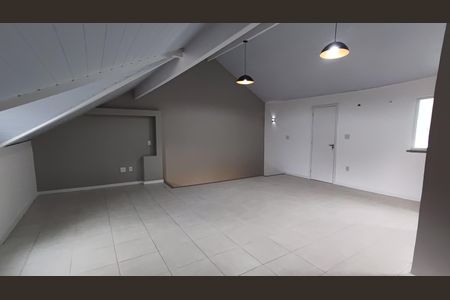 Casa de condomínio à venda com 209m², 4 quartos e 3 vagasSótão