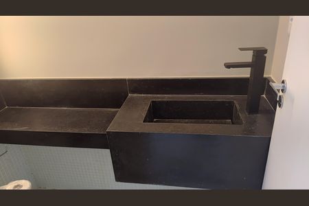 Casa de condomínio à venda com 209m², 4 quartos e 3 vagasLavabo 1