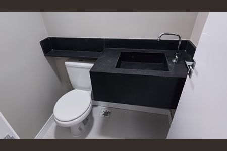 Casa de condomínio à venda com 209m², 4 quartos e 3 vagasLavabo 2