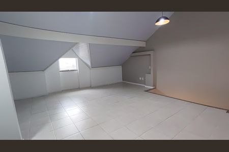 Casa de condomínio à venda com 209m², 4 quartos e 3 vagasSótão