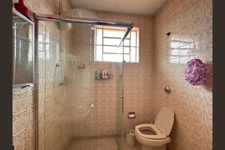 Casa à venda com 253m², 4 quartos e 5 vagas Casa à venda com 253m², 4 quartos e 5 vagasBanheiro