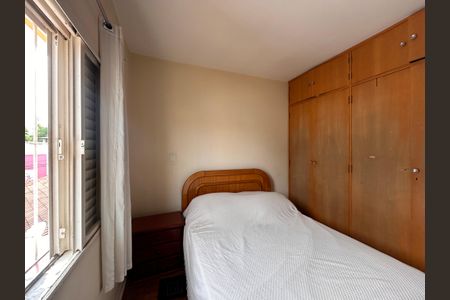 Casa à venda com 253m², 4 quartos e 5 vagas Casa à venda com 253m², 4 quartos e 5 vagasQuarto 2