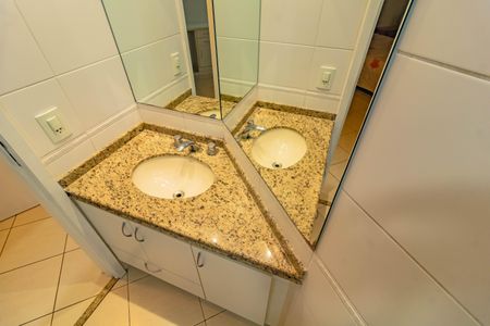 Apartamento à venda com 63m², 2 quartos e 1 vagaBanheiro Social