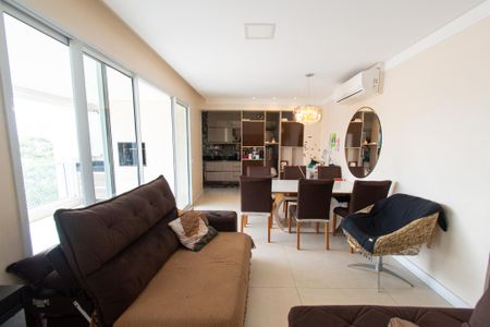 Apartamento à venda com 100m², 2 quartos e 2 vagasSala