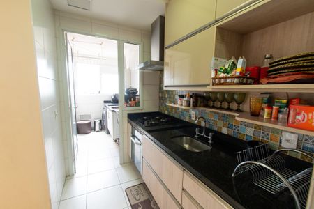 Apartamento à venda com 100m², 2 quartos e 2 vagasCozinha
