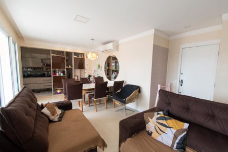 Apartamento à venda com 100m², 2 quartos e 2 vagasSala