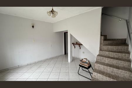 Sala de casa para alugar com 4 quartos, 147m² em Vila Lucinda, Santo André