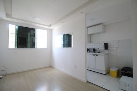 Sala de apartamento para alugar com 2 quartos, 40m² em Pechincha, Rio de Janeiro