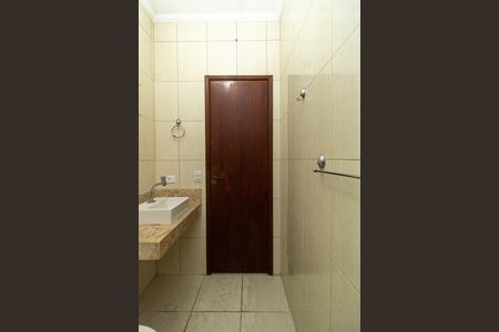 Casa à venda com 180m², 3 quartos e 4 vagasBanheiro da Suíte 1