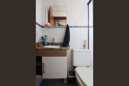 Apartamento à venda com 130m², 2 quartos e 2 vagasBanheiro de serviço