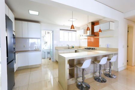 Apartamento à venda com 107m², 2 quartos e 2 vagas Apartamento à venda com 107m², 2 quartos e 2 vagasCozinha
