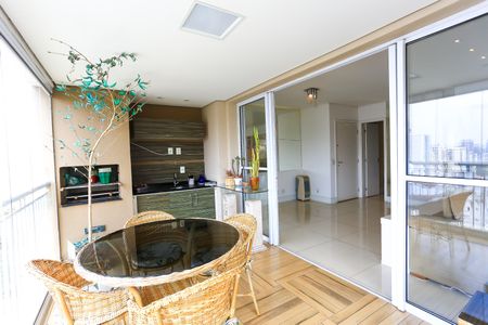 Apartamento à venda com 107m², 2 quartos e 2 vagas Apartamento à venda com 107m², 2 quartos e 2 vagasVaranda