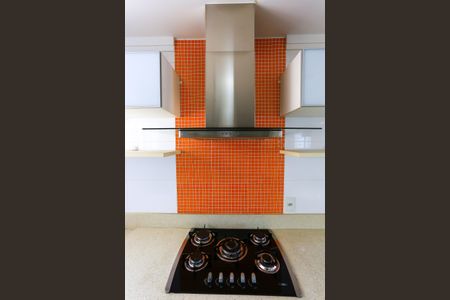 Apartamento à venda com 107m², 2 quartos e 2 vagas Apartamento à venda com 107m², 2 quartos e 2 vagasCozinha