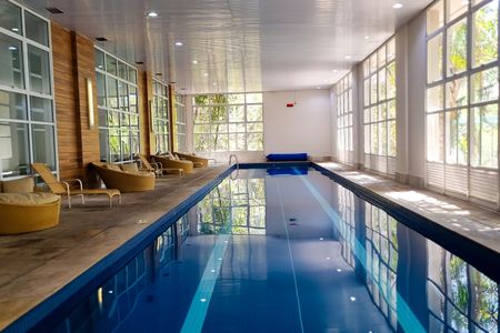 Apartamento à venda com 107m², 2 quartos e 2 vagas Apartamento à venda com 107m², 2 quartos e 2 vagasÁrea comum - Piscina