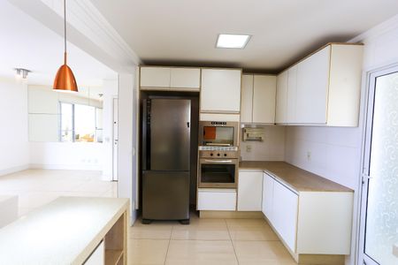 Apartamento à venda com 107m², 2 quartos e 2 vagas Apartamento à venda com 107m², 2 quartos e 2 vagasCozinha