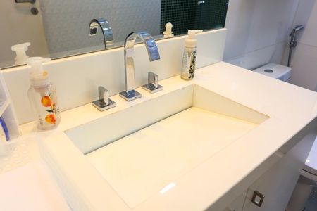 Apartamento à venda com 107m², 2 quartos e 2 vagas Apartamento à venda com 107m², 2 quartos e 2 vagasBanheiro