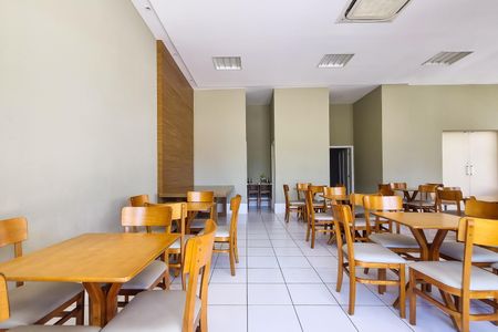 Apartamento à venda com 107m², 2 quartos e 2 vagas Apartamento à venda com 107m², 2 quartos e 2 vagasÁrea comum - Salão de festas