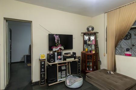 Sala de casa à venda com 3 quartos, 241m² em Serrano, Belo Horizonte