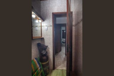 Casa à venda com 160m², 3 quartos e 2 vagas Casa à venda com 160m², 3 quartos e 2 vagasBanheiro